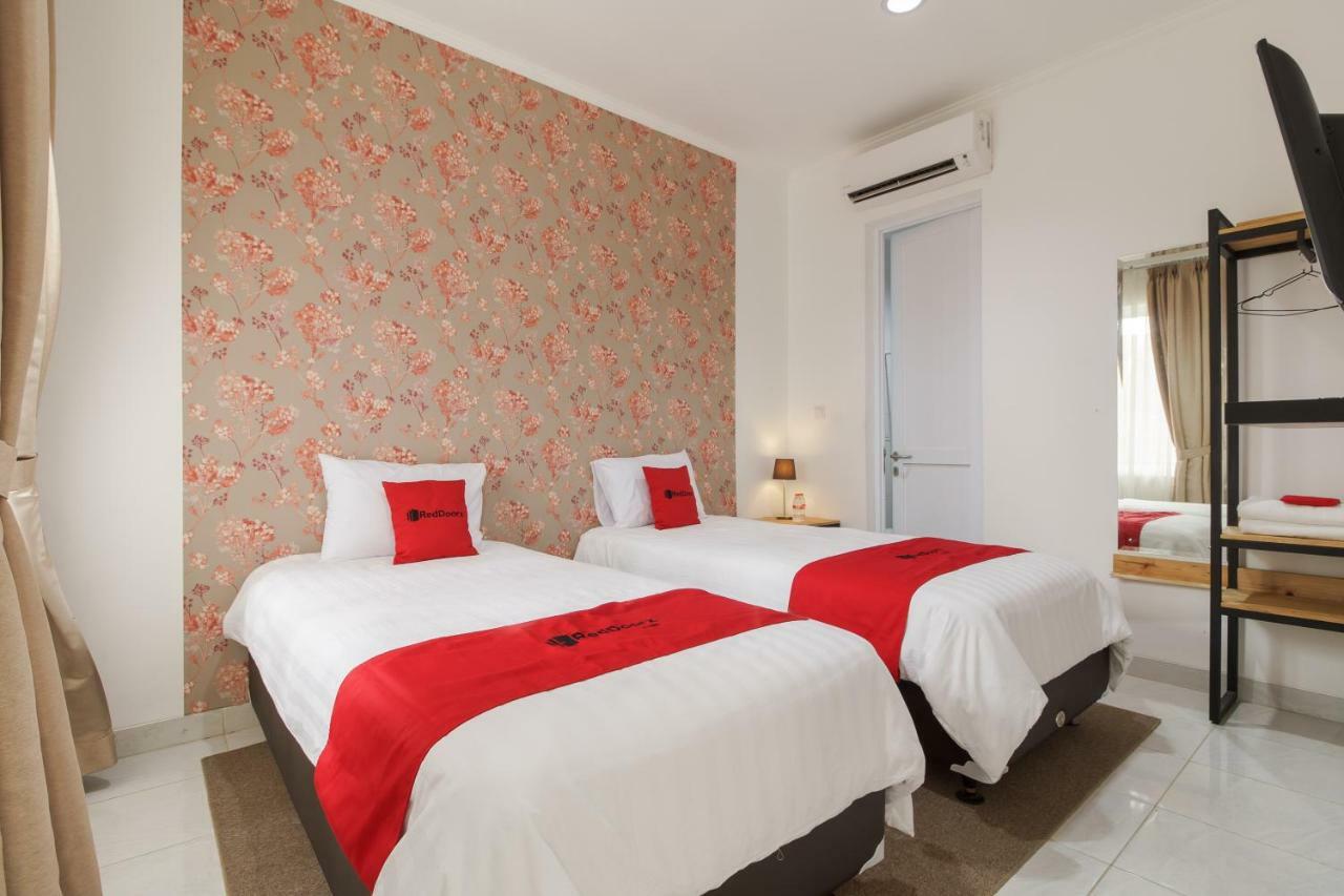 Reddoorz Plus Near Exit Toll Puncak 2 Bogor Kültér fotó